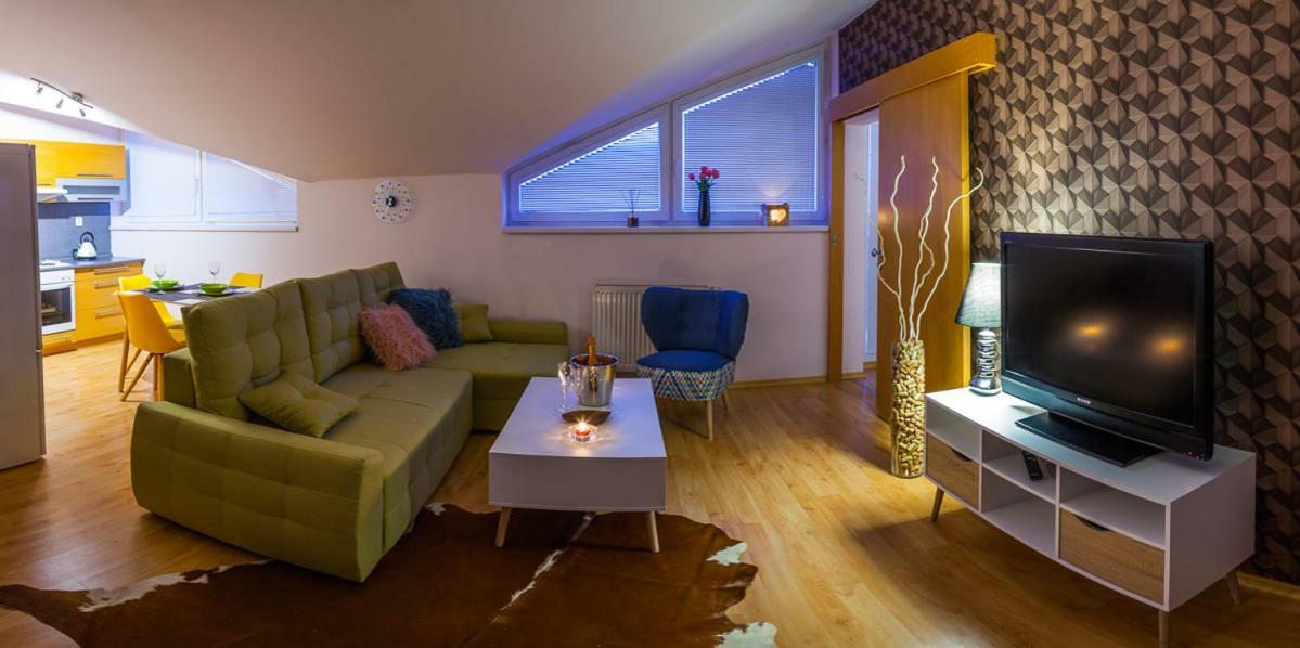 Apartman Slavkov - Velky Slavkov Appartement Buitenkant foto