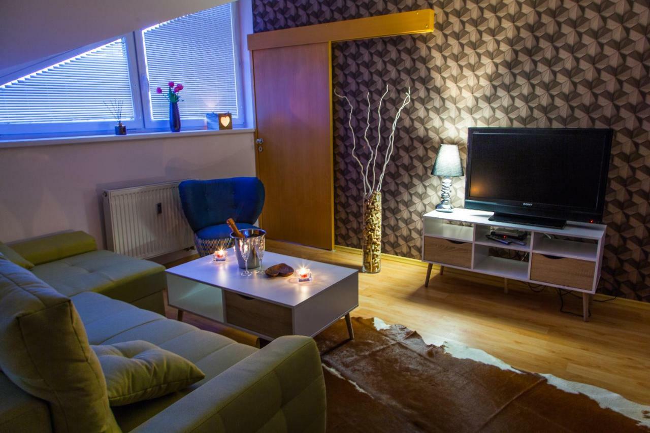 Apartman Slavkov - Velky Slavkov Appartement Buitenkant foto